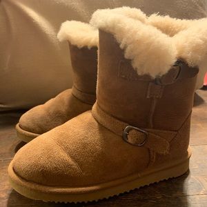 Youth Shearling Boots size 1. EUC